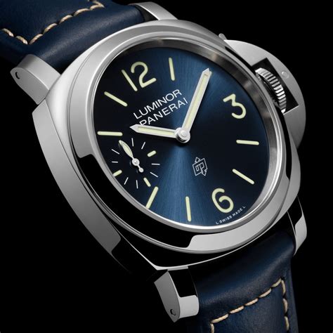 Panerai Luminor Blu Mare 44 Mm PAM 01085 .